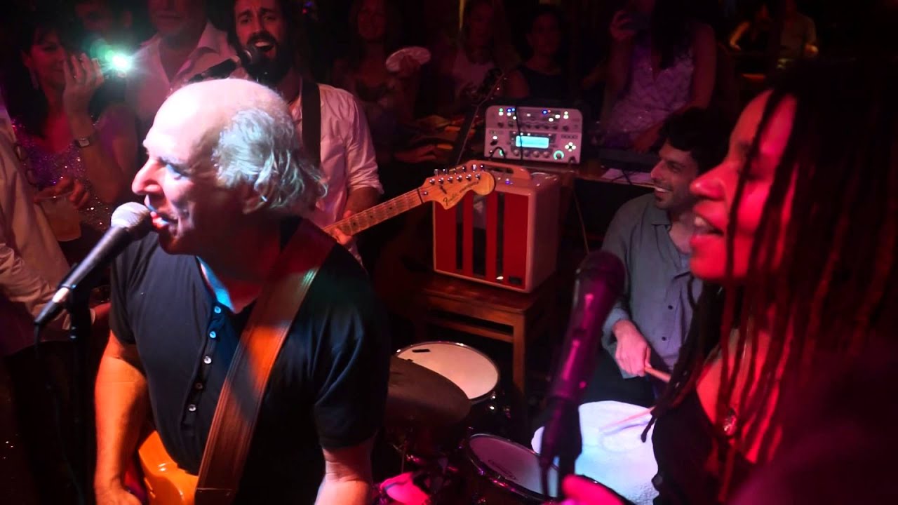 Jimmy Buffett Brings Cheeseburger in Paradise to St. Barts on New Year