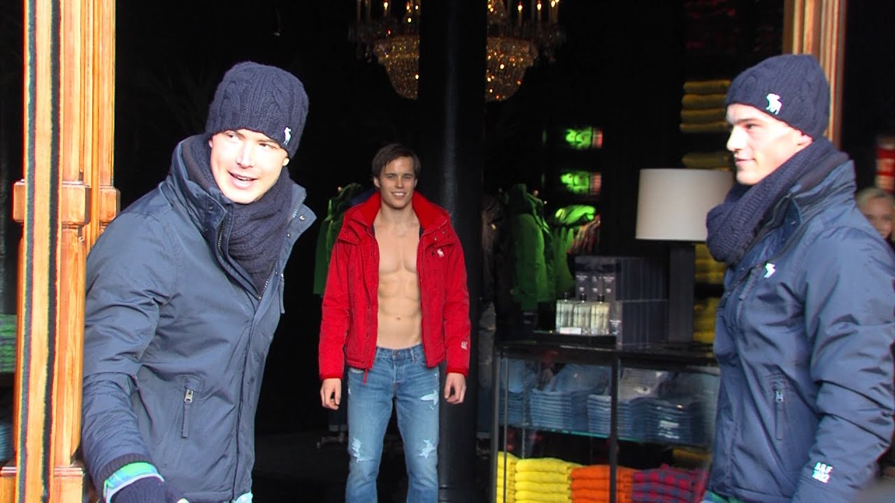 Abercrombie Fitch Geopend In Amsterdam Youtube