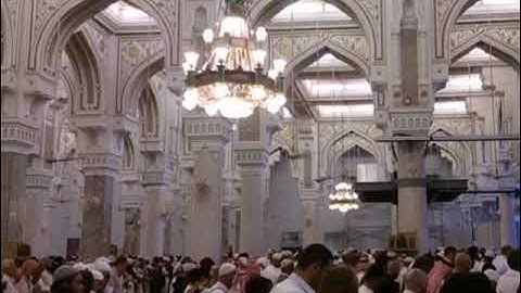 من أروع ما قرأ الشيخ علي جابر تلاوة من سورة الأعراف محاكاة تسجيل من داخل أروقة بيت الله عام 1402 هـ