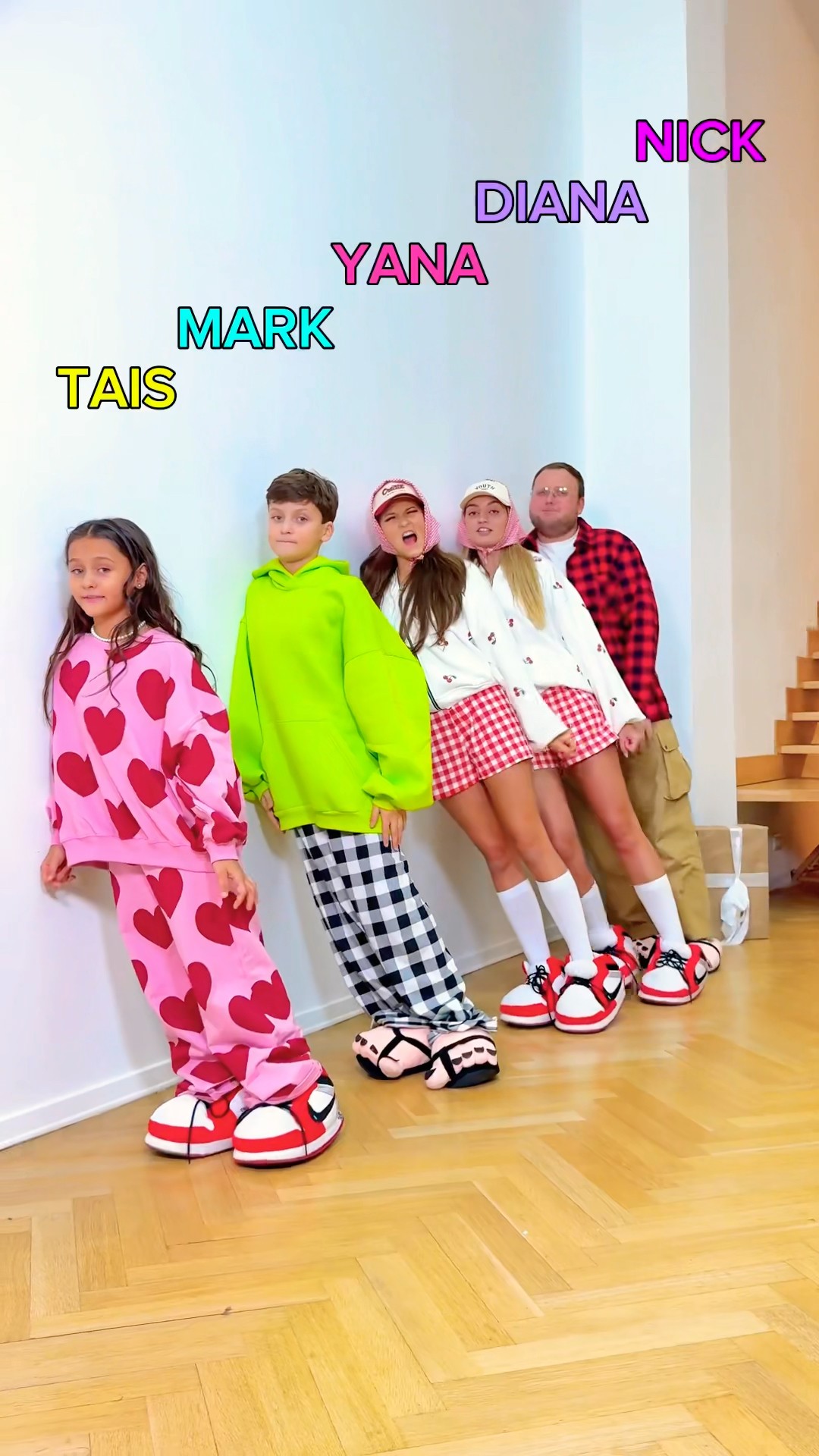 WALL or FALL? ?‍♀️? #challenge @_miss_tais_ @markchirkin @Belitskay ​⁠@NickBroo