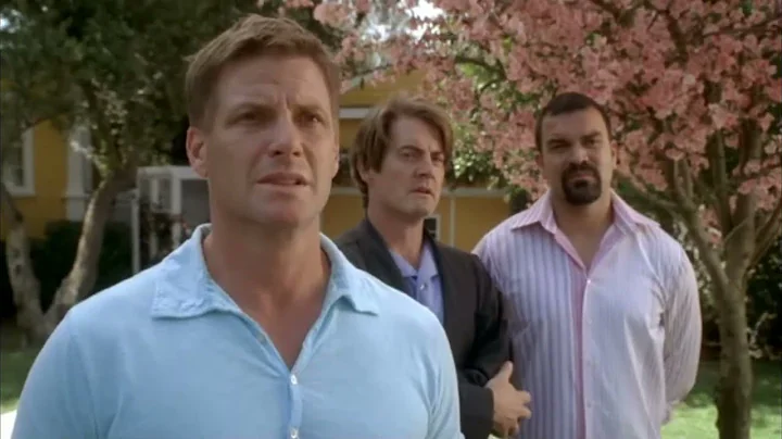 Julie Gets Strangled - Desperate Housewives 6x01/6...