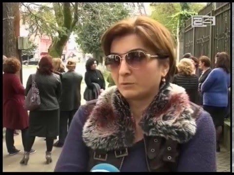 ოჯახში ძალადობის მსხვერპლი ქალი დახმარებას ითხოვს