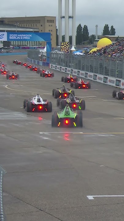 Reactions were fast to avoid Dennis 😱 | #FormulaE #Shorts