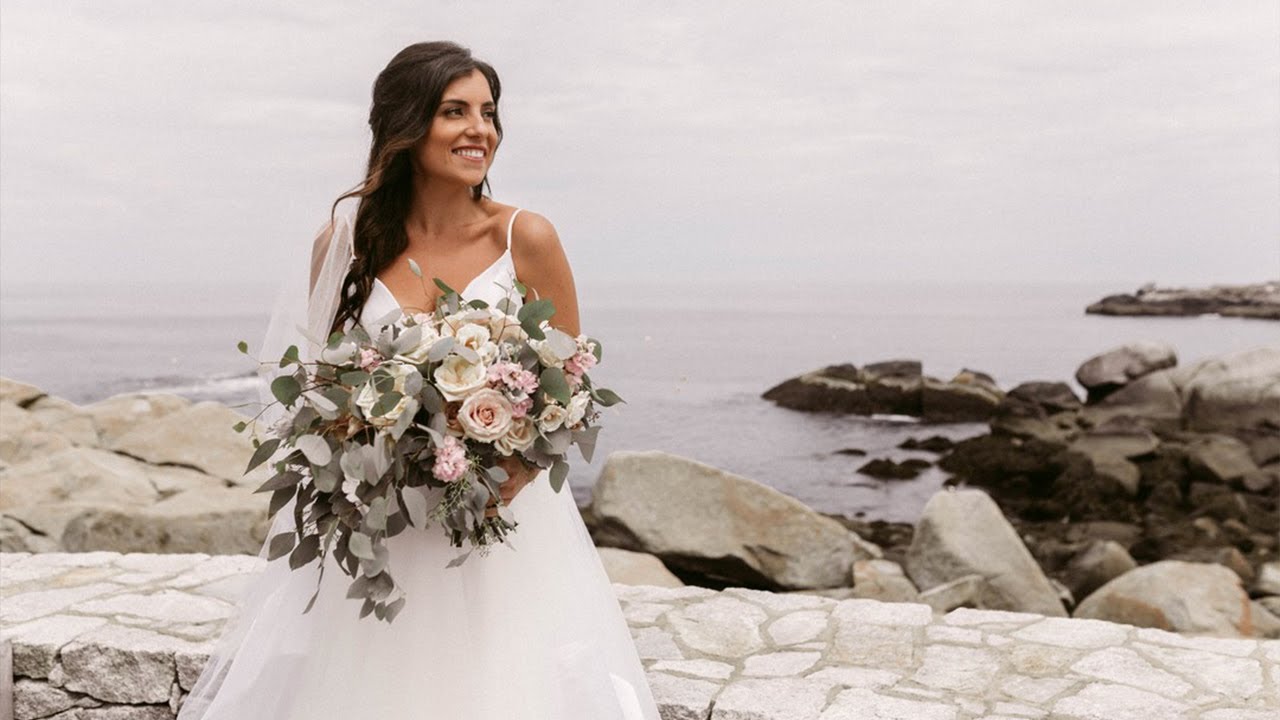 Moving vows from bride to groom at the Viewpoint Hotel in York Maine