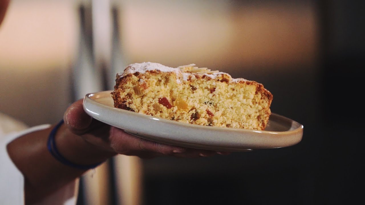 Bolo de Frutas Cristalizadas e Amêndoas