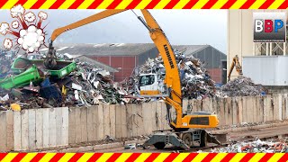 Liebherr LH 80M industry, Schrottumschlag, Stuttgart Hafen, Germany, 2021.