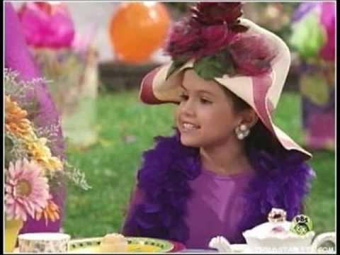 Young Selena Gomez In Barney