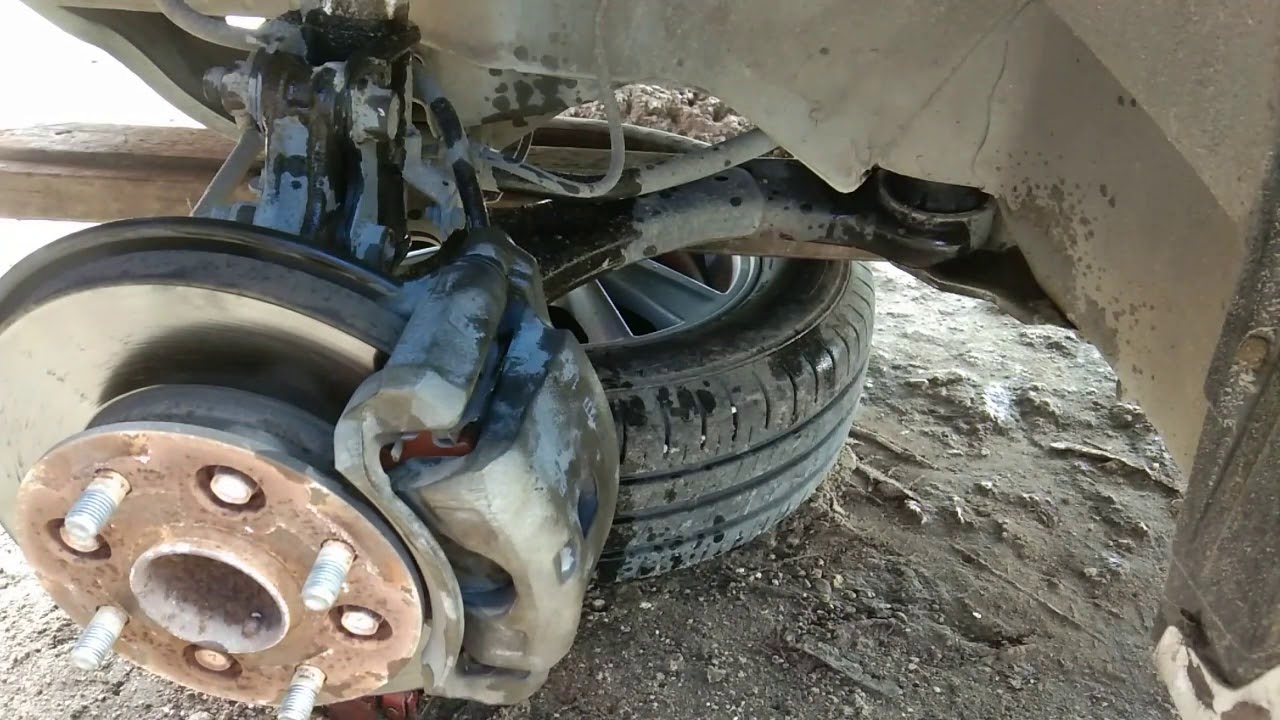 Cara mengganti kampas rem mobil 