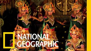 精采絕倫的巴里島傳統舞劇《國家地理》雜誌 