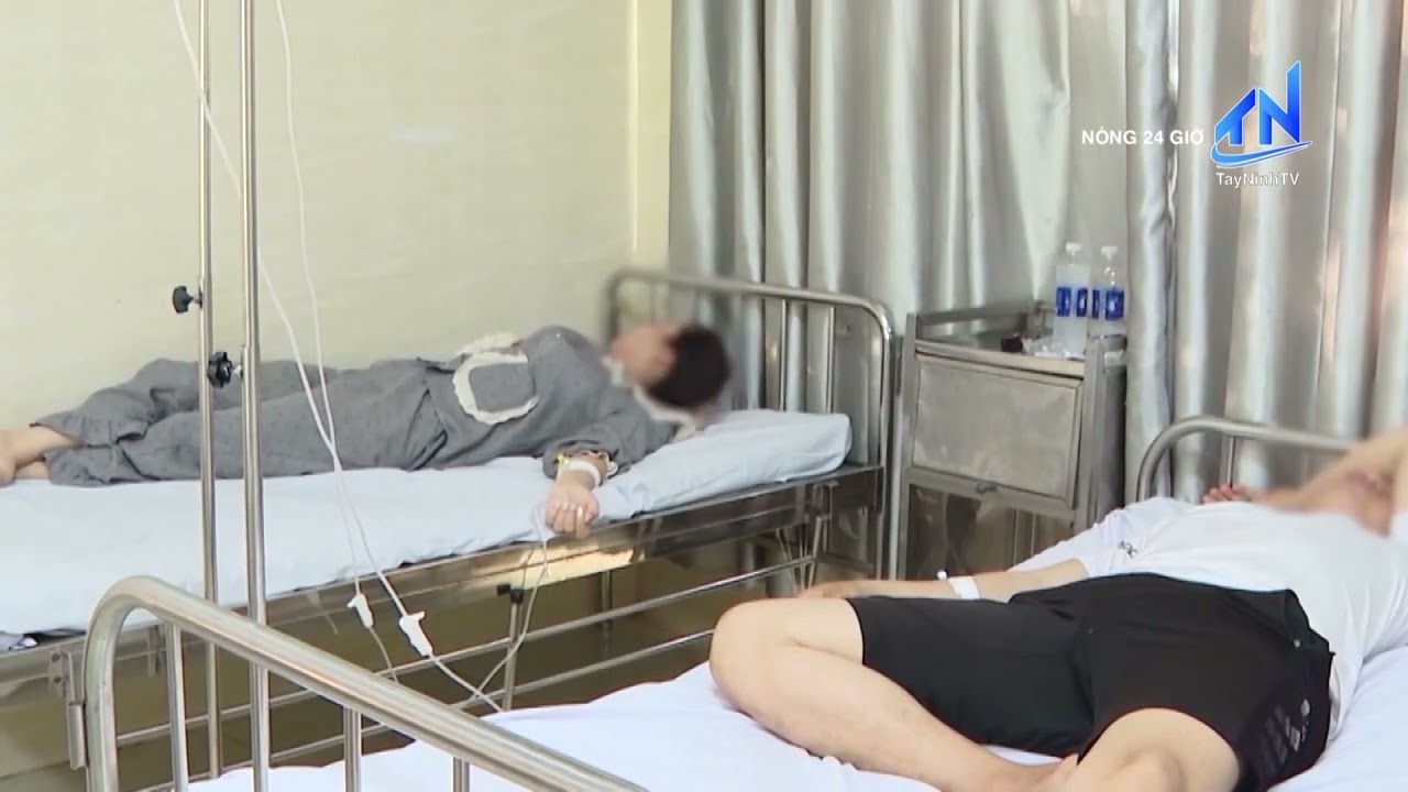 Nghi ngộ độc bánh mì, hơn 80 người phải nhập viện | TayNinhTV