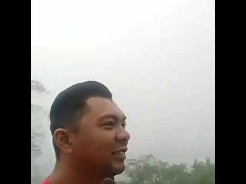 Jalan nk ke keninggau tebal gila kabus dia kt atas bukit