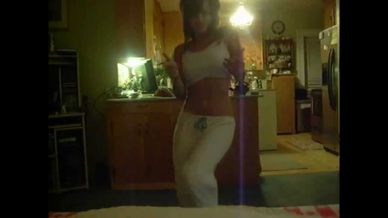Latina booty shaking video Latina booty shaking video
