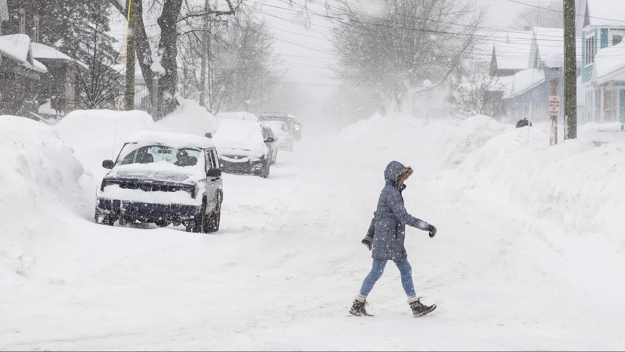 Michigan s Upper Peninsula Buried In Snow YouTube