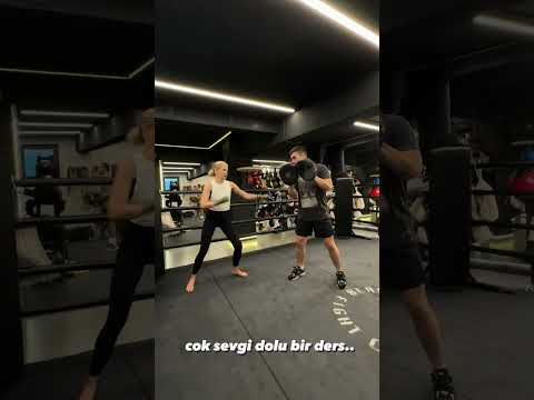 Pelin Karahan ve Burcu Esmersoy boksa merak sardı hangisi daha formda gözüküyor? 🥊🥊