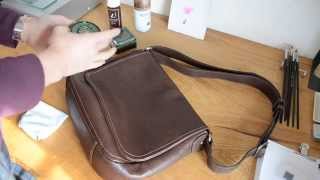 1909シュプリームと皮革用クリーナーで土屋鞄をお手入れ