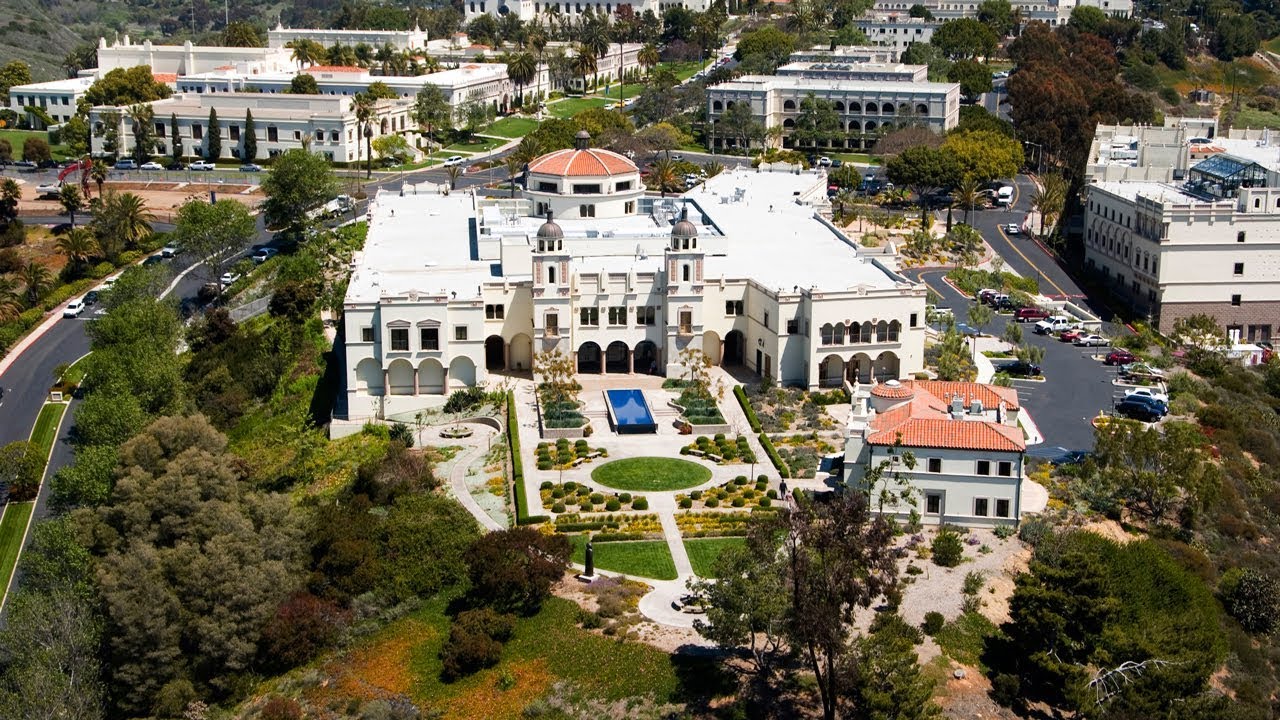 Welcome to the Joan B. Kroc School of Peace Studies - YouTube
