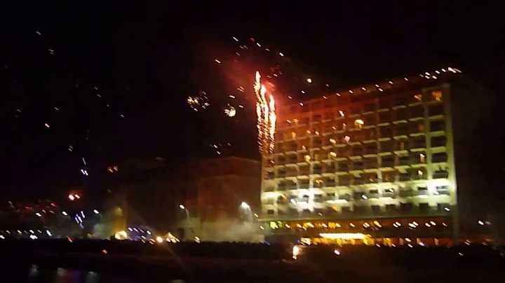 2014 Napoli saluta l'anno nuovo ( Borgo Marinari )