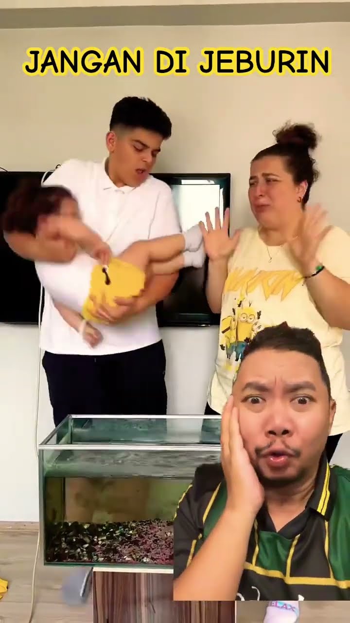JANGAN DI JEBURIN ADIK KE AQUARIUM HEHEHE!!!?? #comedykocak #shortsfeed #funny #cute