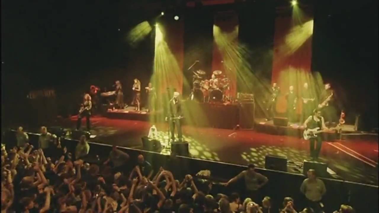 Farin Urlaub - Zu Heiss Offizielles Musikvideo - LIVE