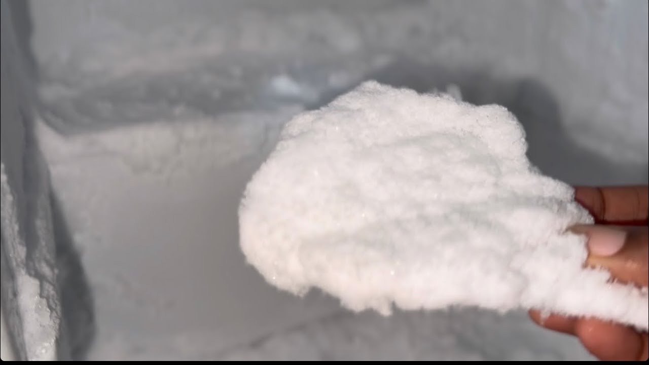 EATING FREEZER FROST | 🥶❄️🧊 