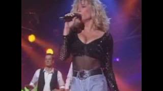 OLÉ OLÉ (MARTA SANCHEZ) con sólo una mirada rockopop 1990