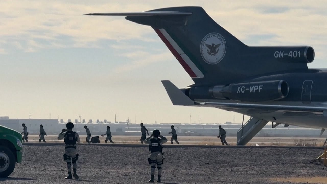 Thousands of Mexican troops arrive at US border | VOA News - YouTube