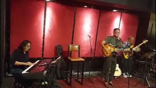 Download lagu Andre Hehanussa & Adi Adrian live performance