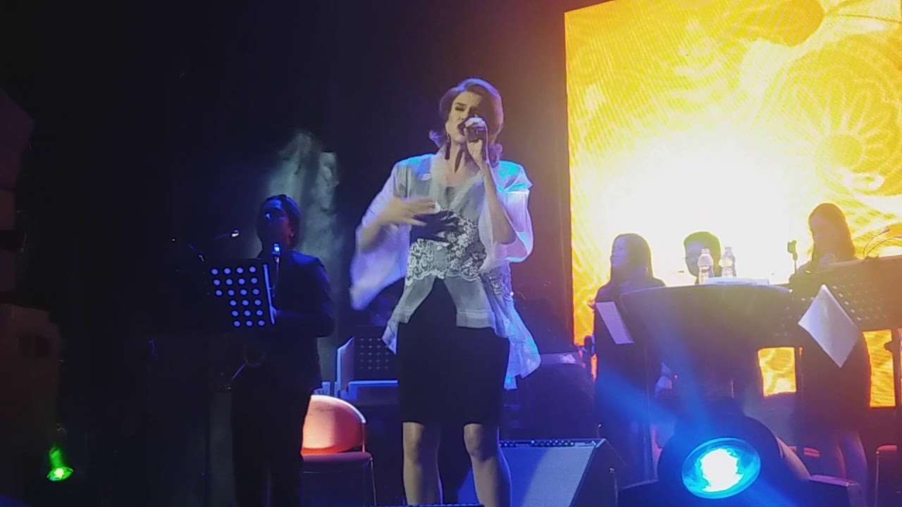 17 Kevyn Lettau - "Sunlight" (Live in Manila 2018)