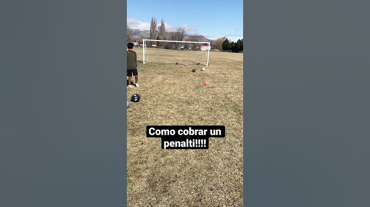 Como cobrar una penalti!!! #soccershorts #mbappe #soccerlovers #famousshorts #futbolshorts