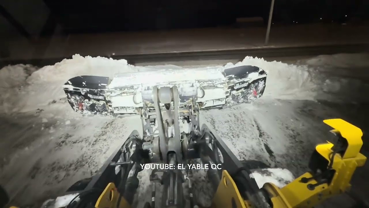 ** Commercial Snow Plowing / Large Warehouse / 3" of Snow ** VOLVO L70H W/ JROD-Z Blade 10'-22'