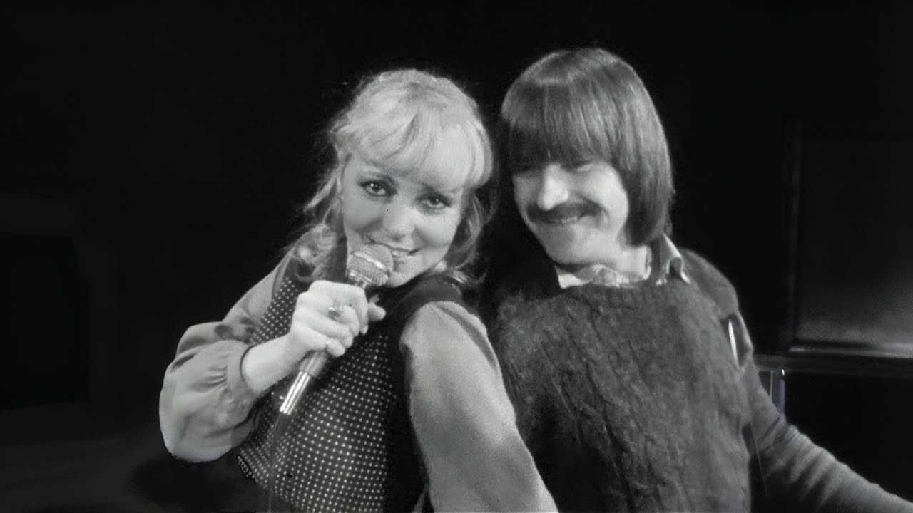 Hana Zagorová - Mimořádná linka (Praha – Tokio) (Japanese Boy) (1982)