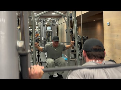 The Bulk Rebirth Day 36 - Hotel Gym Legs