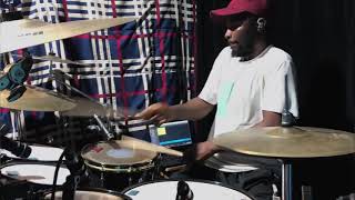 This drummer broke the Guinness world record by playing the drums other way round.