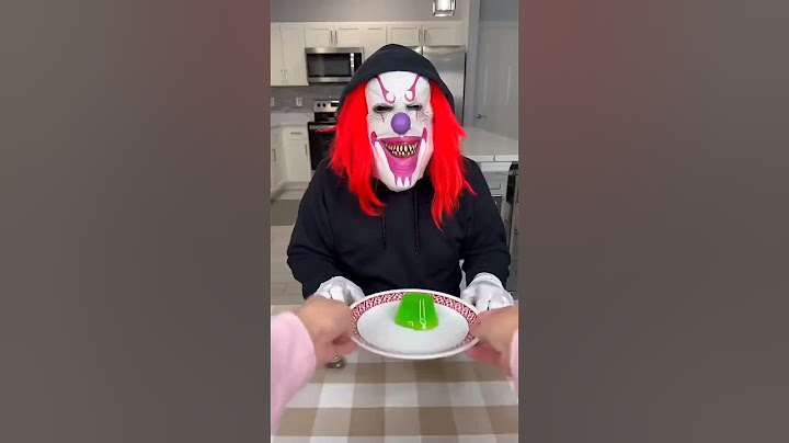 Silly clown can't open jello 😱👻मूर्ख जोकर .#shorts #funny #facts #trending #viral #monster #comedy