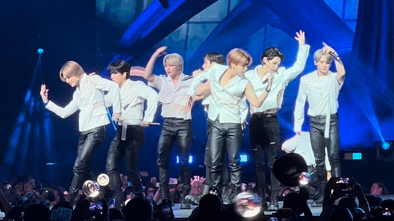 Stray Kids - VENOM, 2nd World Tour "MANIAC" [4K]