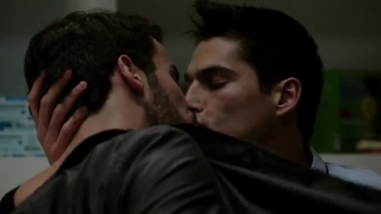 How to Get Away with Murder/КИНЗУ Kissing and intimate