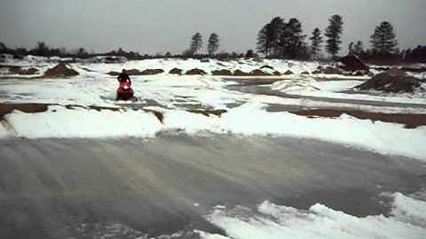 2000 polaris 600 xc  with mbrp trail can