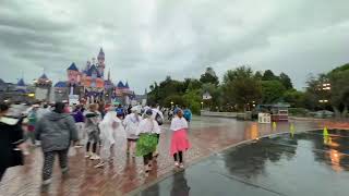  DISNEYLAND LIVE in the rain for CHOC Walk ‼️