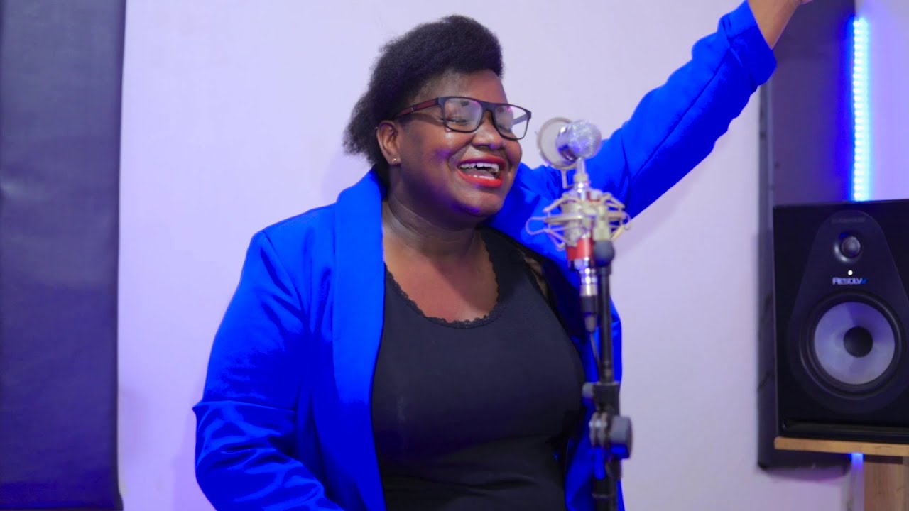 LUGANDA WORSHIP.....Obisinga yesu, oli waggulu, gwe luyimba,  ani alinga gwe yesu, by JOSEY