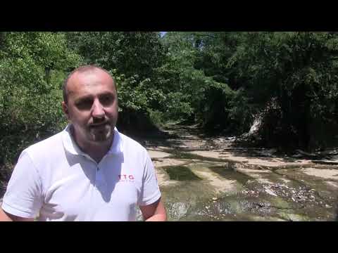 ანტისანიტარიად ქცეული მდინარე რუას კალაპოტი, რომელიც ფეკალური მასებით ბინძურდება