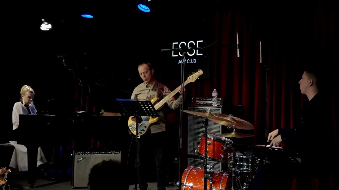 Город Влюбленных Людей – Трио Марии Аксеновой – 09.05.25 – джаз-клуб «ЭССЕ».