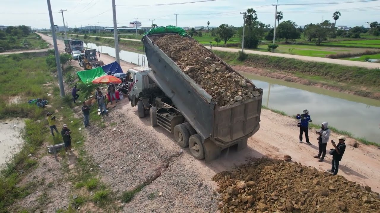 Starting Project Land clearing and clearing of rice fields Filling ! dozer Push Soil & Truck 25.5Ton