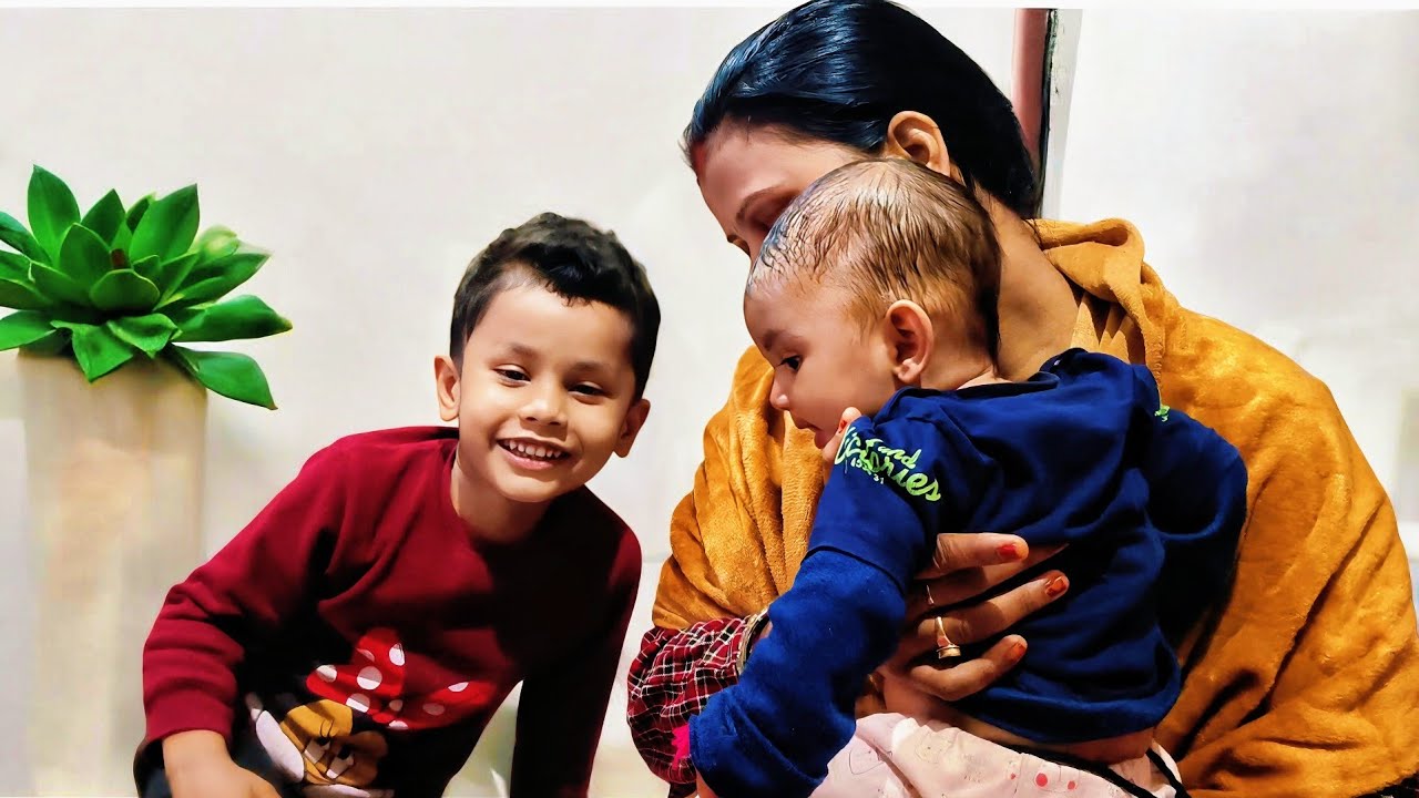 मेरे दोनों नन्हे मुन्हें बच्चों की जबरदस्त लड़ाई 🤣🤣|| छोटी भी कम नहीं है 🤣