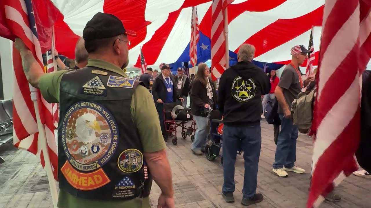 Utah veterans in Washington DC for the Honor Flight Program - YouTube