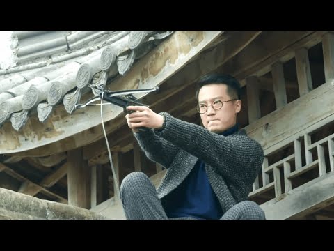 功夫高手飛上屋頂用弩箭射出繩索，悄悄運走日軍裝備！