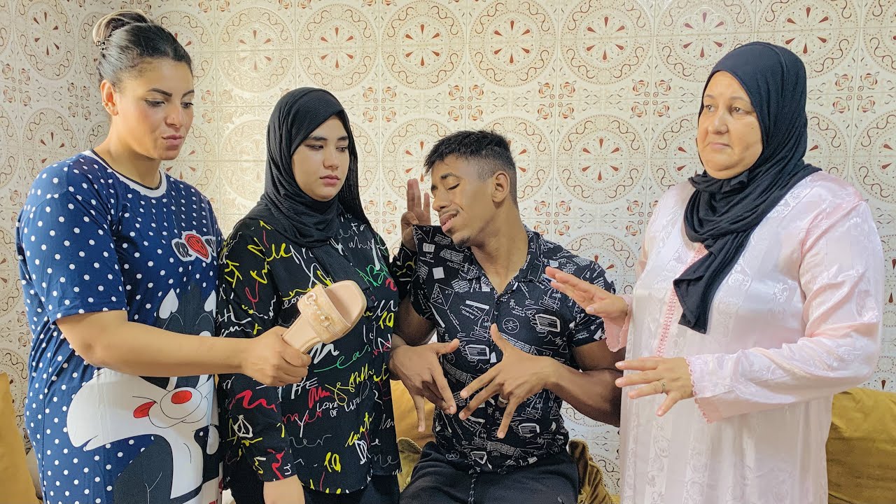 فيلم قصير: مو و ختو كيضربوه حيث معاق😰وملي لقا لي تزوج بيه🥺شاهذ مادا حصل😱