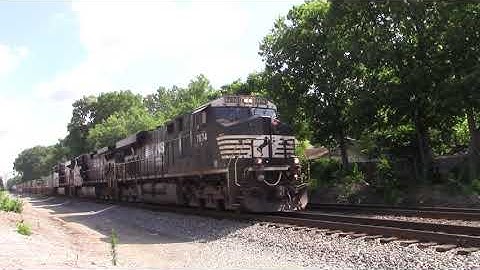 NORFOLK SOUTHERN GE ES40DC GEVO Southbound Intermodal Container Train