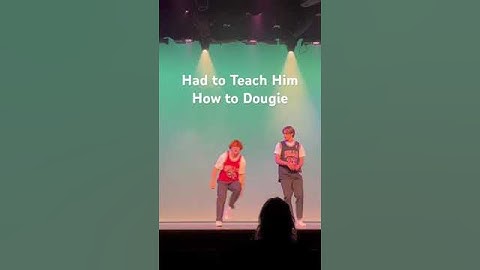 Teach me How to Dougie🔥 #youtubeshorts #foryou #dance #school #dougie