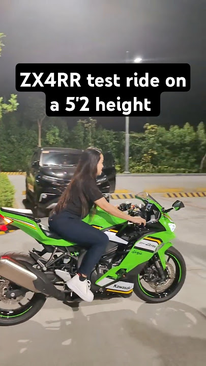 ZX4RR test ride on a 5'2 height. #ladyrider #bikegirl #zx4rr #kawasakininja #motovlog #bigbikelover