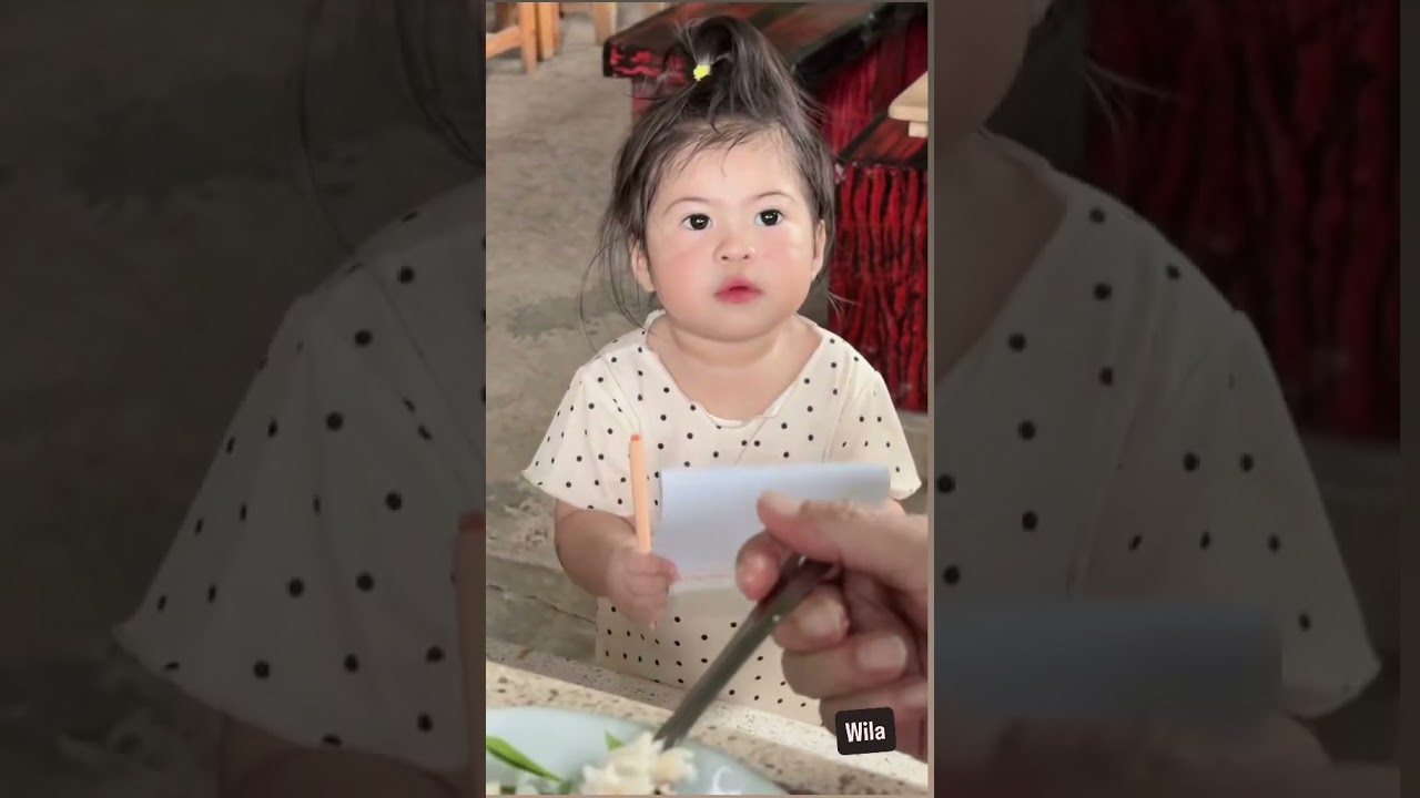 This is my first day as a waitress!! 😆😆. 